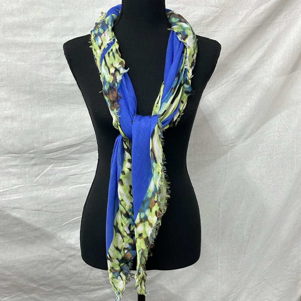 Vera Wang scarf, large square,  lightweight